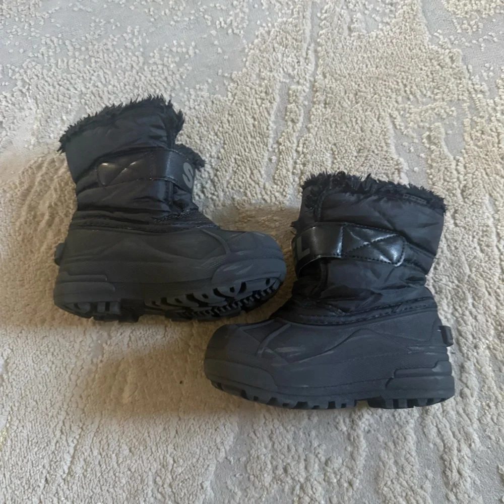 Sorel snow boots commander black faux fur pull on waterproof boys 9